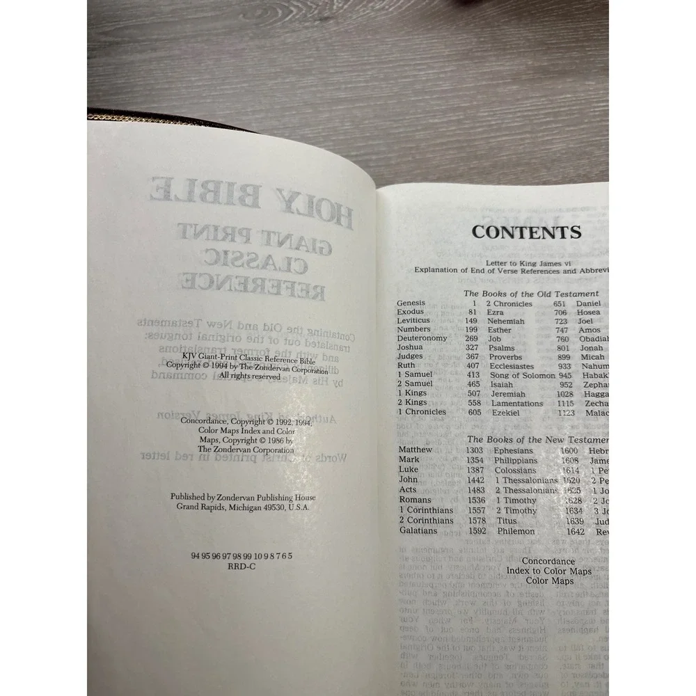 Zondervan KJV Holy Bible Giant Print Classic Reference Red Letter Bonded Leather